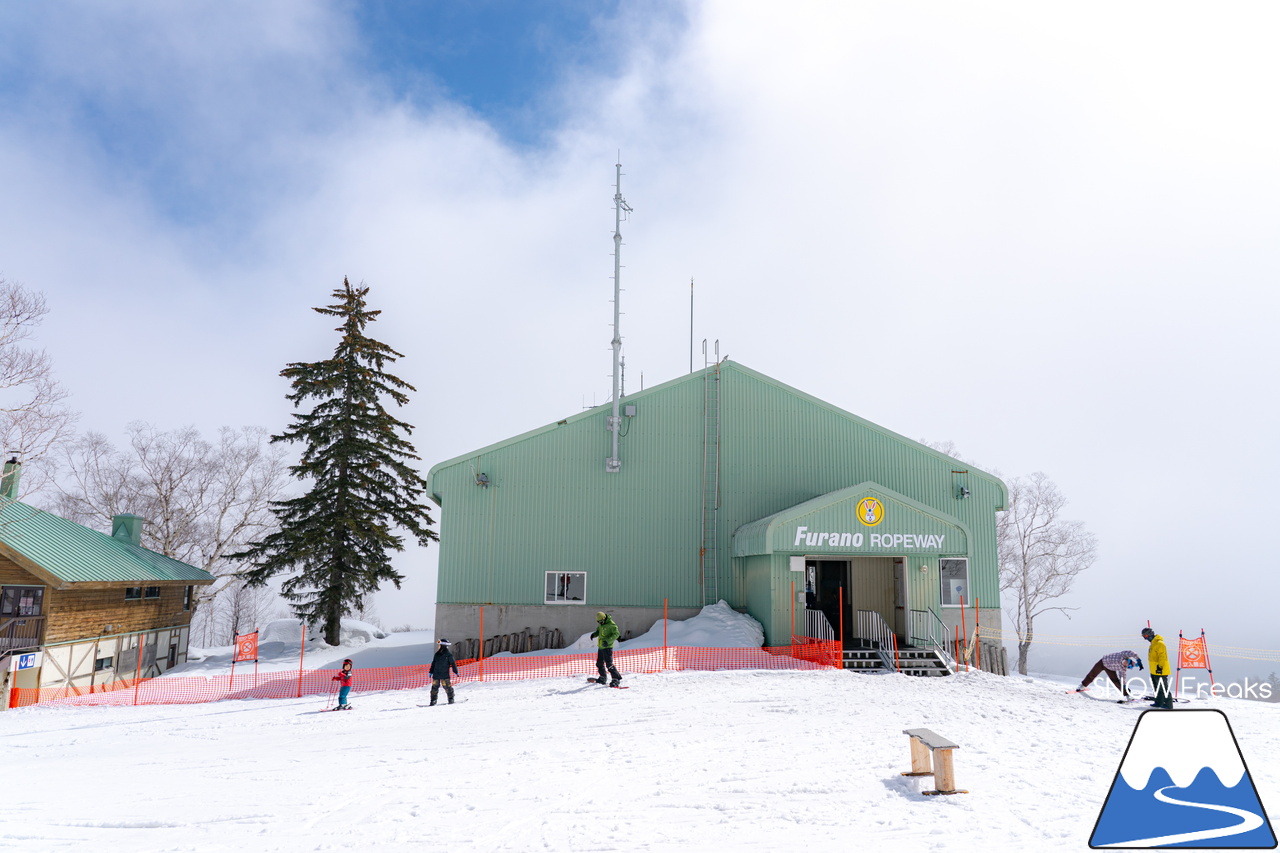 富良野スキー場｜春は楽しいイベントが盛りだくさん！世界で活躍するアスリートと一緒に『Snow Action 2023』＆ 第10回池渡り『Pond Skimming』レポート♪